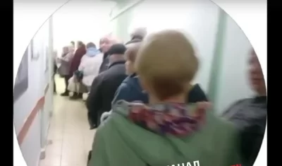 Огромную очередь в брагинской поликлинике объяснили сбоем в серверной