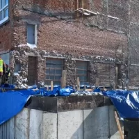 В Ярославле рабочие приступают к фасадам и витражам бассейна &laquo;Лазурный&raquo;