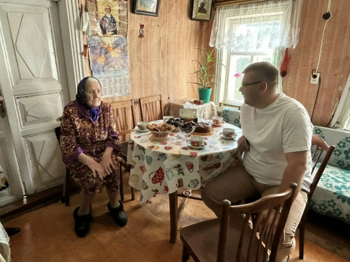 «Никакой выпивочки»: 100-летняя жительница Ярославской области раскрыла секрет долголетия «Никакой выпивочки»: 100-летняя жительница Ярославской области раскрыла секрет долголетия