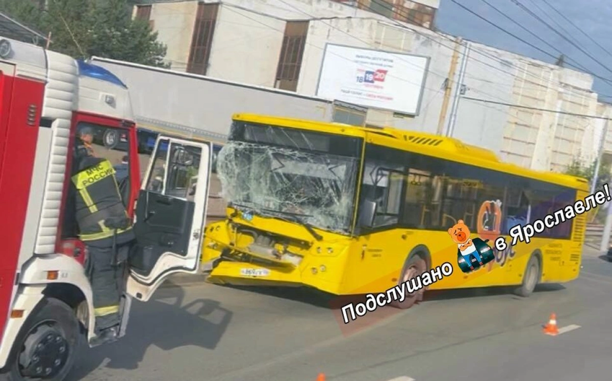 Водителю стало плохо: подробности ДТП с врезавшимся в грузовик &laquo;Яавтобусом&raquo;