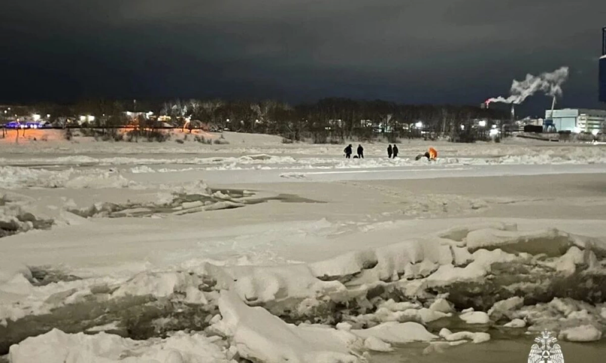 &laquo;Больше не полезем на лед&raquo;: в Ярославской области спасли рыбаков