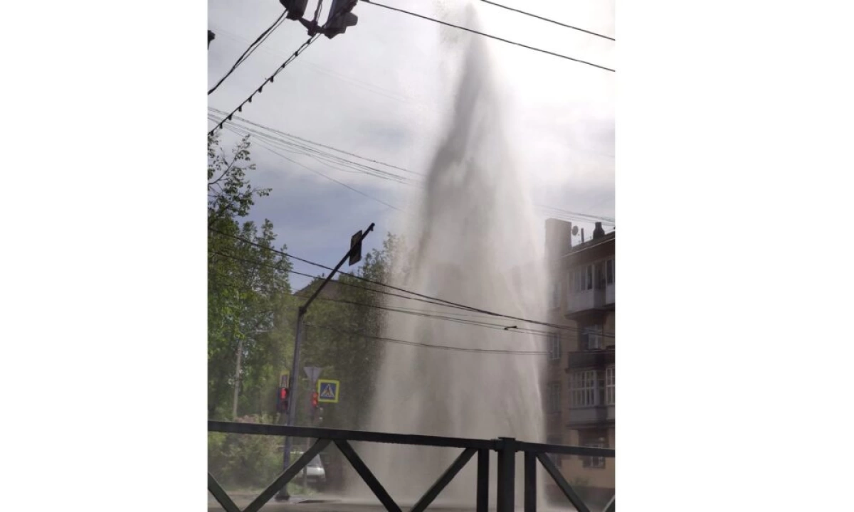 Ярославна отсудила два миллиона за испорченный грязевым фонтаном автомобиль Ярославна отсудила два миллиона за испорченный грязевым фонтаном автомобиль