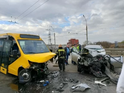 Скончался водитель иномарки, врезавшейся в &laquo;Яавтобус&raquo; с пассажирами