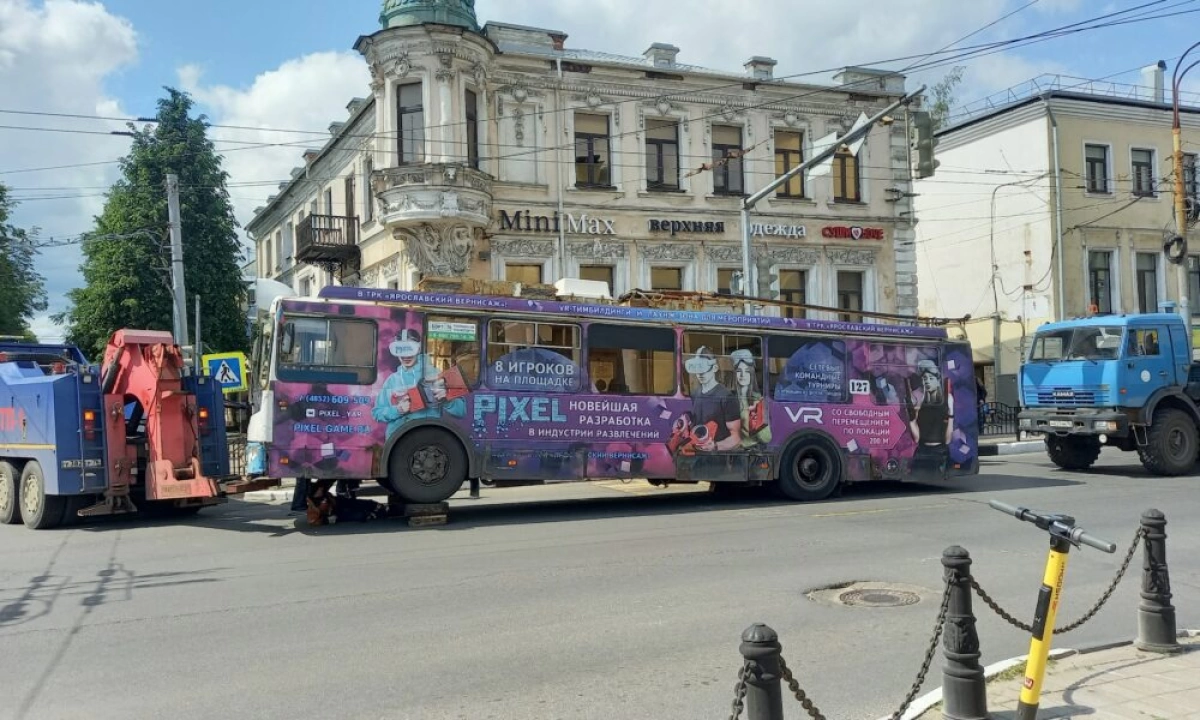 В Ярославле УФАС возбудило дело из-за рекламы на троллейбусах