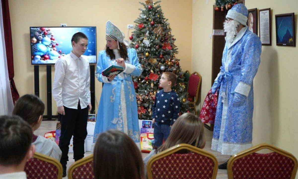 Накануне Нового года энергетики &laquo;Ярэнерго&raquo; подарили праздник детям