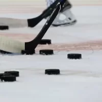 Интриги плей-офф на Востоке: кто вырвется вперёд по итогам третьих матчей 1/4 финала МХЛ?