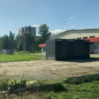 Власти Ярославля рассказали, когда заработает установленный в Павловской роще туалет