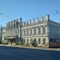 В Ярославле суд оштрафовал собственника дома с атлантами