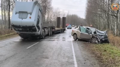В Рыбинском районе водитель «Пежо» погиб в столкновении с грузовиком