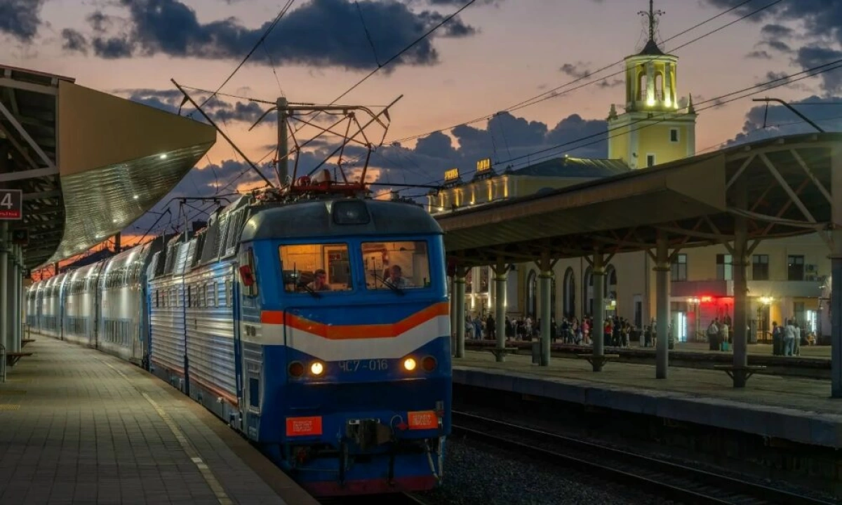 Совершен тестовый рейс двухэтажного поезда между Ярославлем и Москвой Совершен тестовый рейс двухэтажного поезда между Ярославлем и Москвой