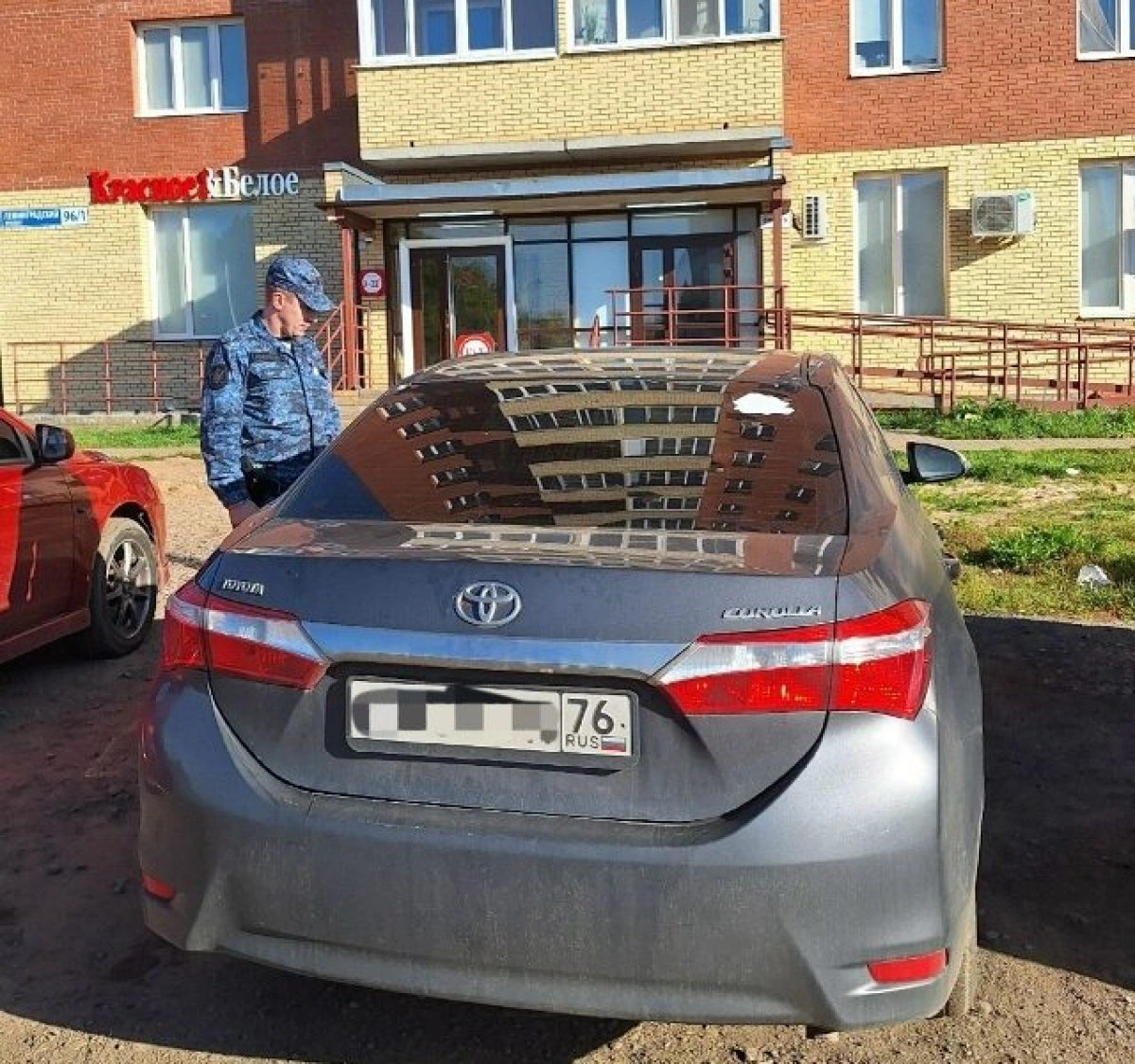 Миллионный долг оставил ярославца без «Toyota Corolla» Миллионный долг оставил ярославца без «Toyota Corolla»