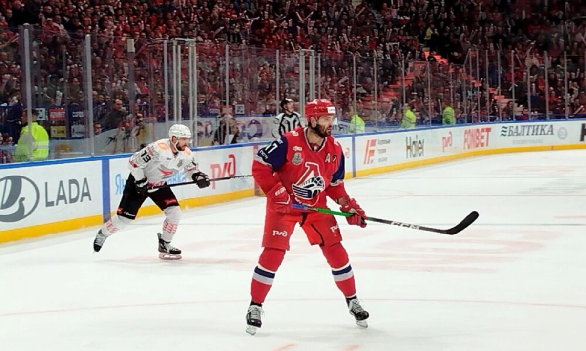&laquo;Локомотив&raquo; пропустил пять шайб от &laquo;Авангарда&raquo; в первом матче полуфинала Кубка Гагарина