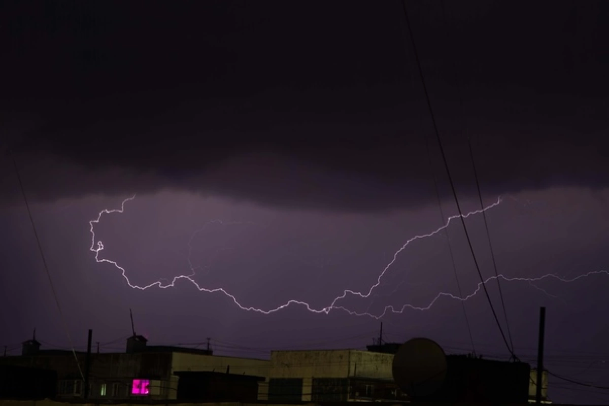Ярославцев предупреждают о сентябрьской грозе Ярославцев предупреждают о сентябрьской грозе