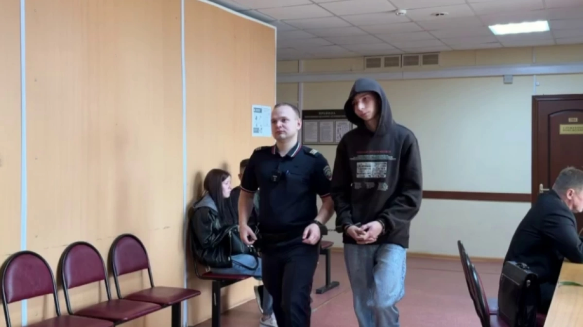 Протаранивший остановку с людьми ярославец взят под стражу