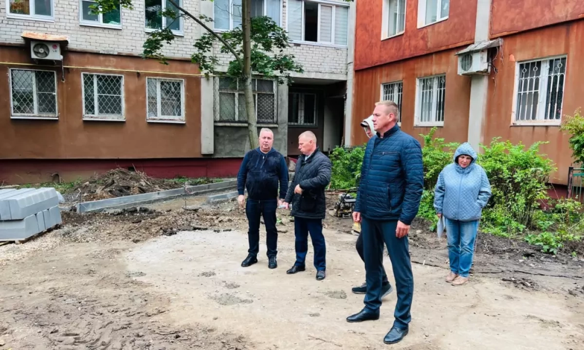 В Ярославле проверили качество благоустройства дворов Перекопа В Ярославле проверили качество благоустройства дворов Перекопа