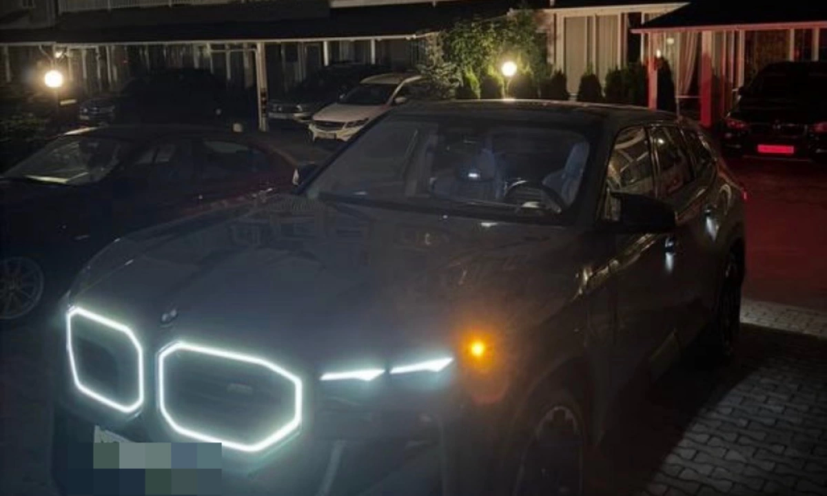 В Ярославле сообщают об угоне люксового BMW XM у известной предпринимательницы В Ярославле сообщают об угоне люксового BMW XM у известной предпринимательницы