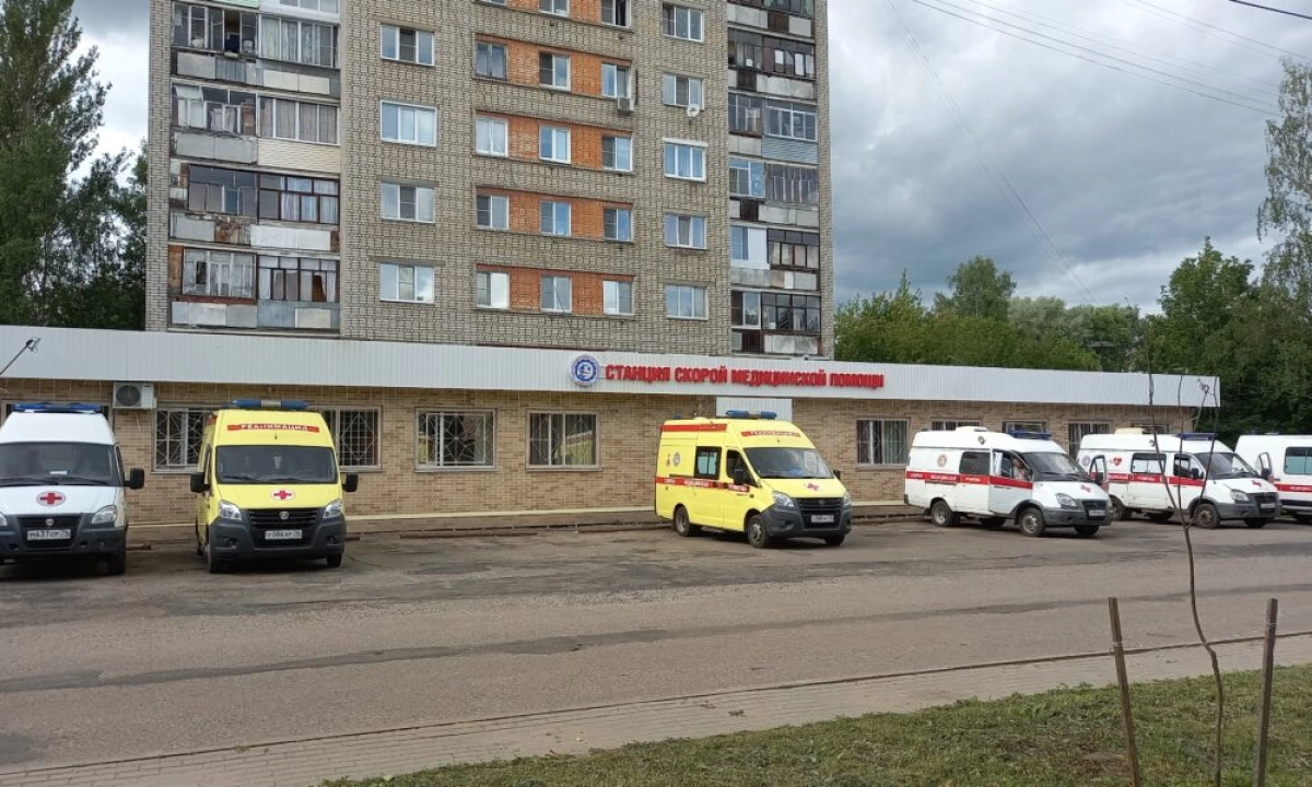 В Ярославской области вновь обещают поднять зарплаты водителям «Скорой»