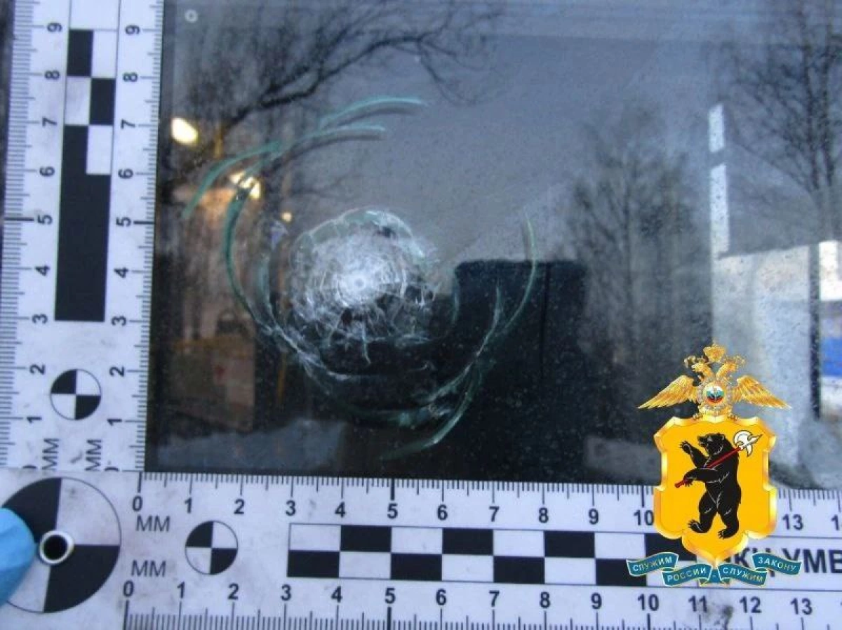 Ярославец обстрелял водителя автобуса за отказ высадить вне остановки Ярославец обстрелял водителя автобуса за отказ высадить вне остановки