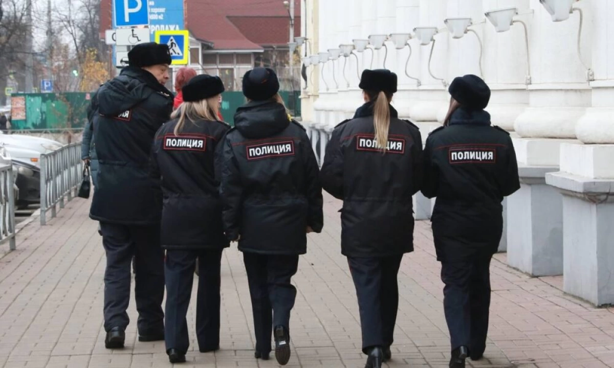 «Крупная сумма на похороны»: сотрудники полиции вернули жительнице Рыбинска сумку с деньгами