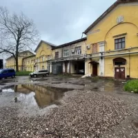 &laquo;Начнется стройка жилья&raquo;: в Ярославле продают административное здание мясокомбината