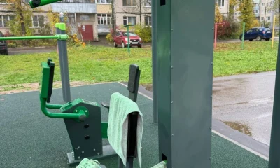 В Ярославской области школьников привели оттирать изрисованную спортплощадку