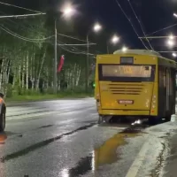 &laquo;Вырвало колесо&raquo;: в Ярославле в массовом ДТП с автобусом пострадал водитель иномарки