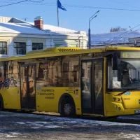 Губернатор поручил увеличить штрафы за срывы рейсов и холод в &laquo;Яавтобусах&raquo;