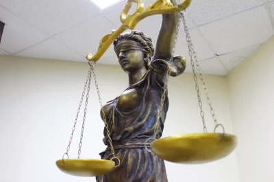 Прокуратура отменила арест счета пожилой женщины из-за ошибки администрации