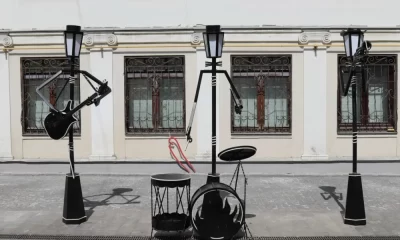 В Ярославле на пешеходной улице появились фонари-музыканты