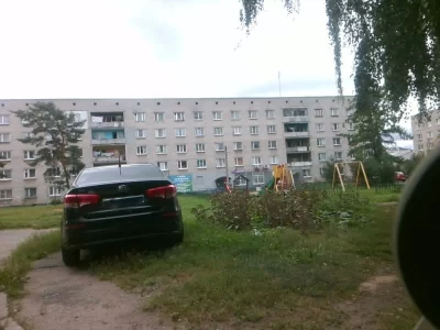 Штрафы за парковку на газонах: в Ярославле выявлено 33 нарушения