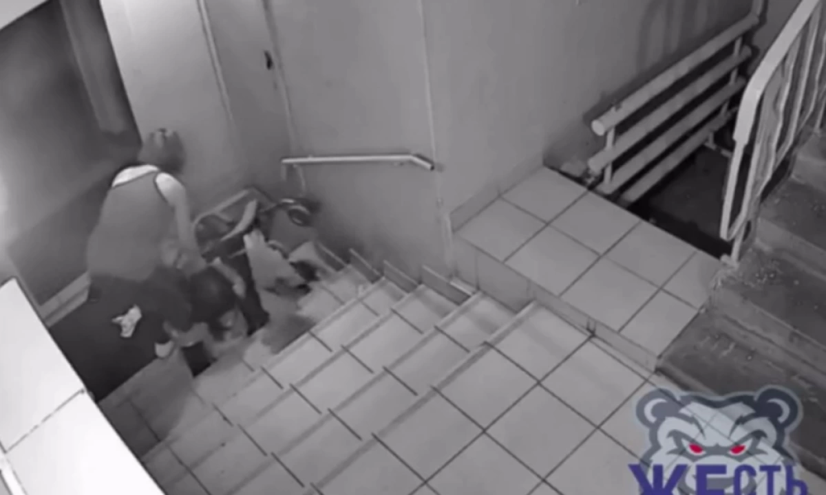 &laquo;Чтоб ты сдохла, тварь&raquo;: в Ярославле опубликовано шок-видео избиения ребенка-инвалида