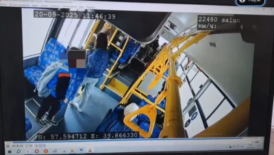 Две группы школьников воруют аварийные молотки из «Яавтобусов»