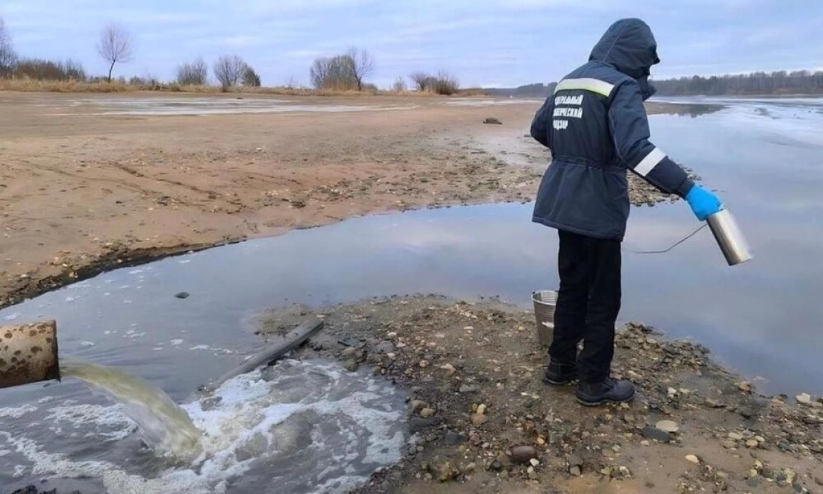 Росприроднадзор требует от &laquo;Яроблводоканала&raquo; выплаты ущерба за стоки в Волгу