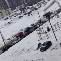 В Ярославле жители многоэтажек и посетители областной больницы не поделили дорогу