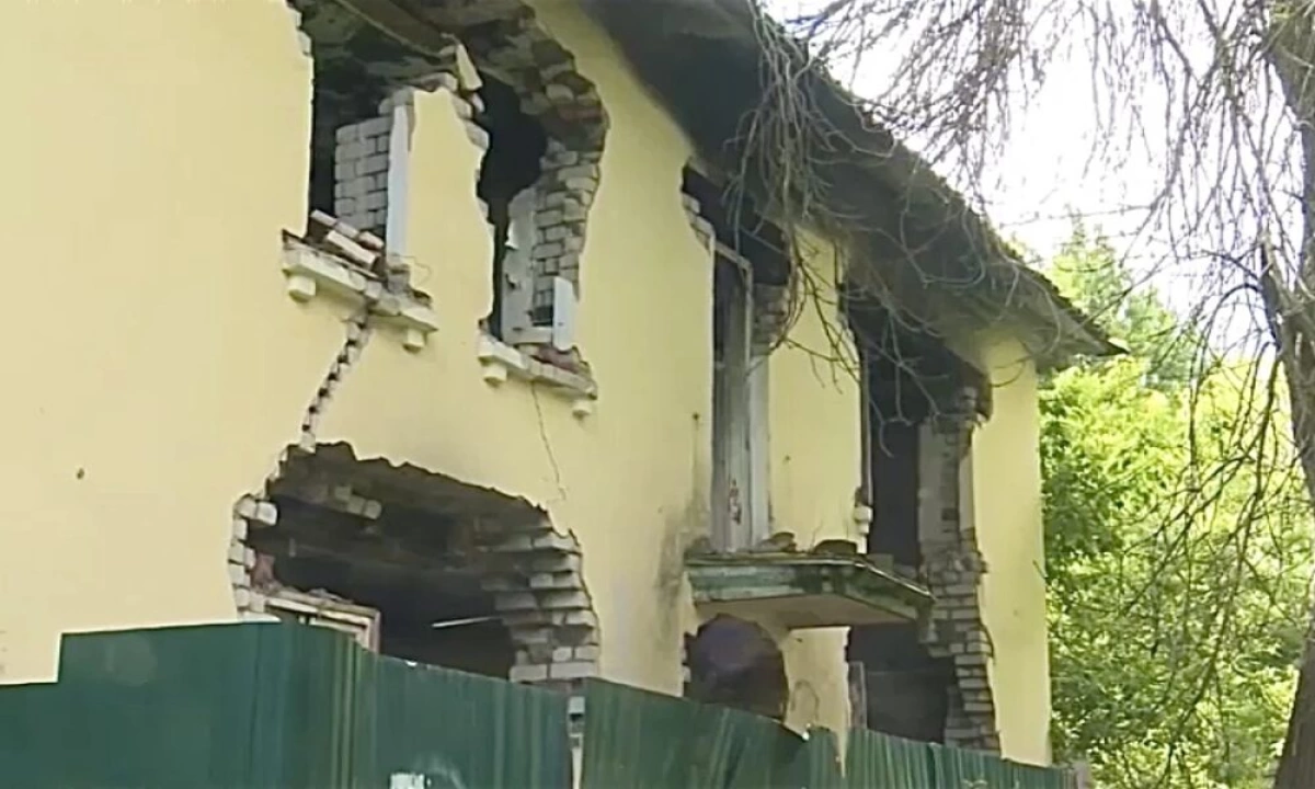 В Ярославле три аварийных дома на Пятерке снесут за счет мецената