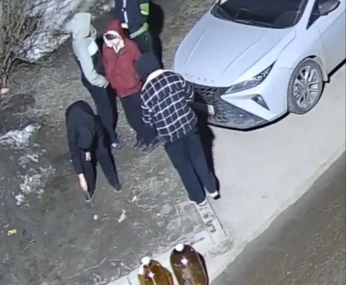 В Ярославле взрывавшие пивные кеги подростки перепугали жителей В Ярославле взрывавшие пивные кеги подростки перепугали жителей