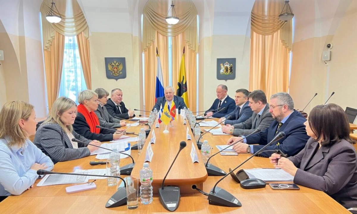 Ярославская область поделилась опытом обеспечения жильём детей-сирот с коллегами из Тверского регион