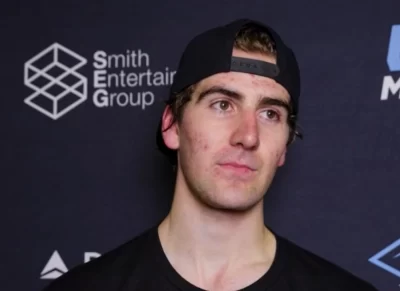 Воспитанник ярославского хоккея впервые серьезно подрался в АХЛ