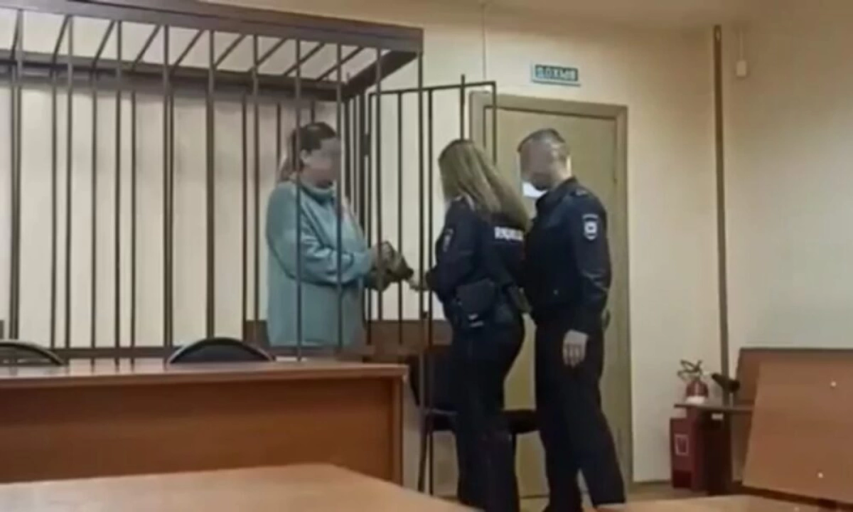 В Ярославской области арестовали курьершу мошенников из столичного региона В Ярославской области арестовали курьершу мошенников из столичного региона