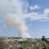 В Ярославской области тушили мусорный полигон