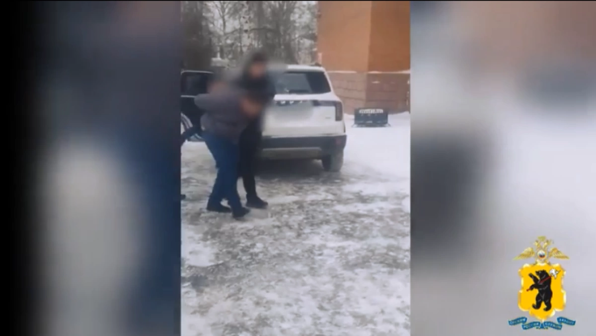 В Ярославле задержаны мужчины, вымогавшие деньги у молодых людей