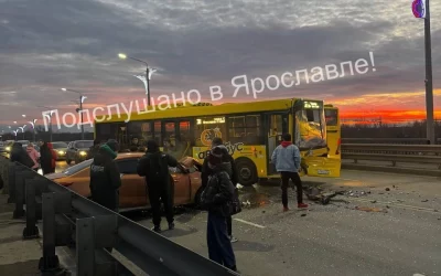 В полиции рассказали подробности ДТП с «Яавтобусом» на Октябрьском мосту