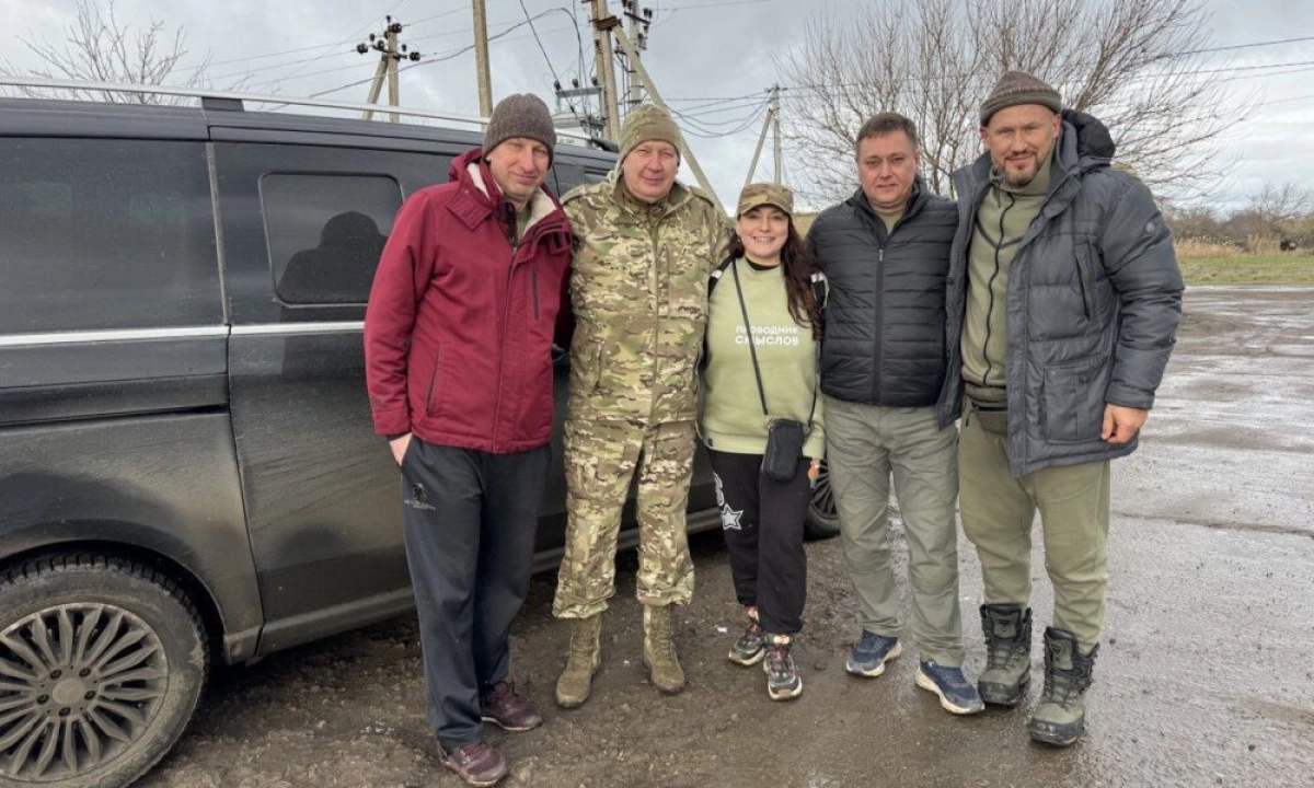 Ярославцы доставили помощь бойцам СВО и поздравили детей подшефной Акимовки