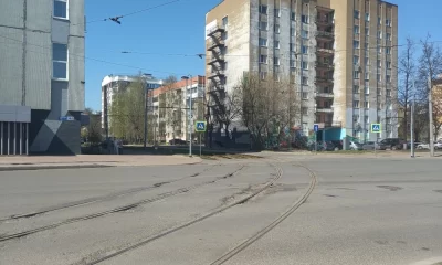С молитвой и скоростью улитки: ярославцы просят отремонтировать трамвайный переезд