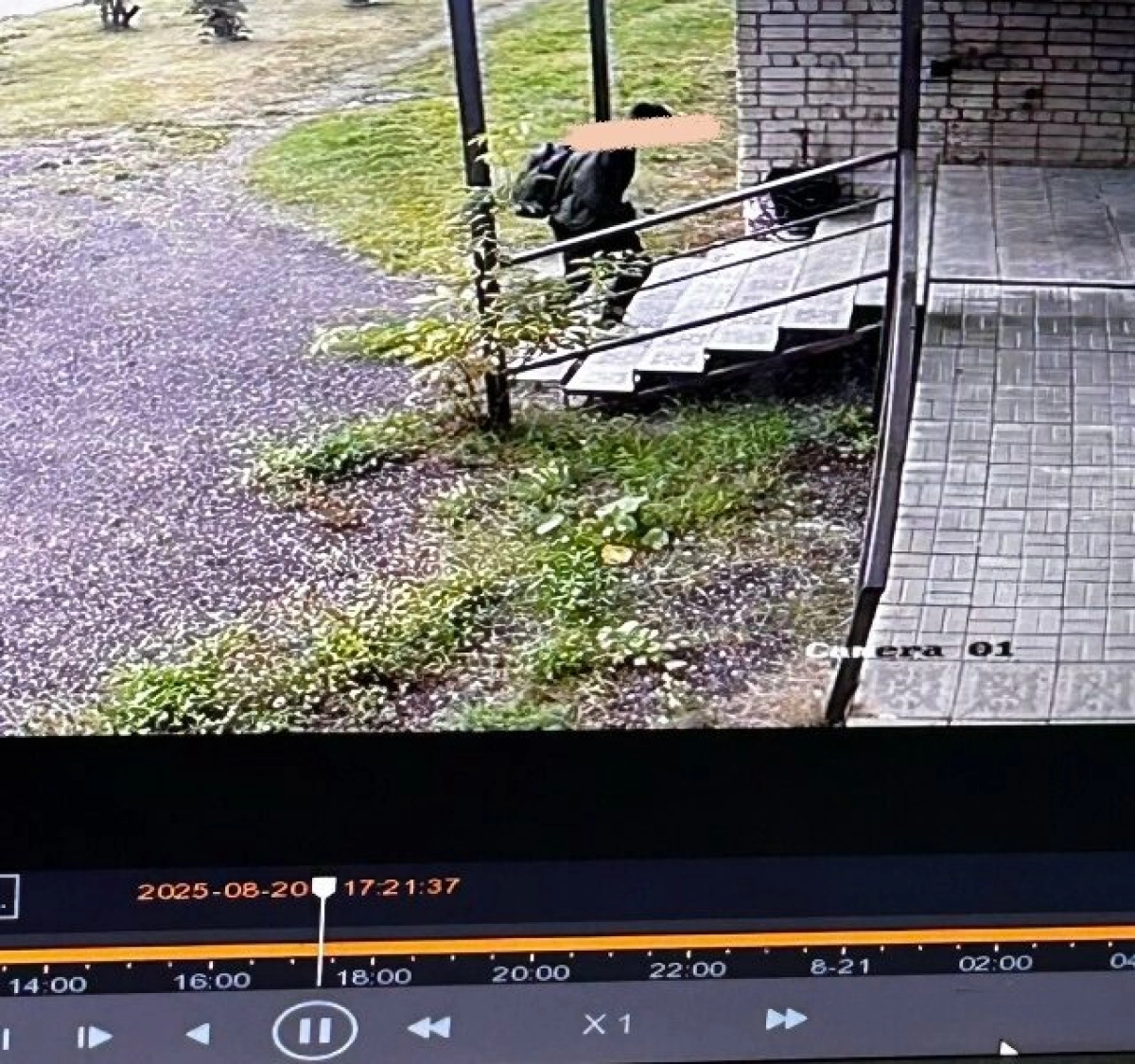 Вандал прорекламировал наркотики на стене суда