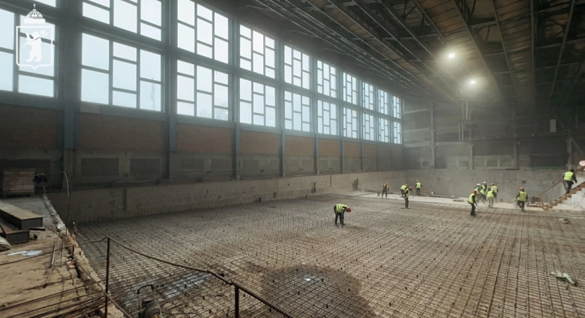 В Ярославле подрядчик отчитался о ходе реконструкции бассейна &laquo;Лазурный&raquo;