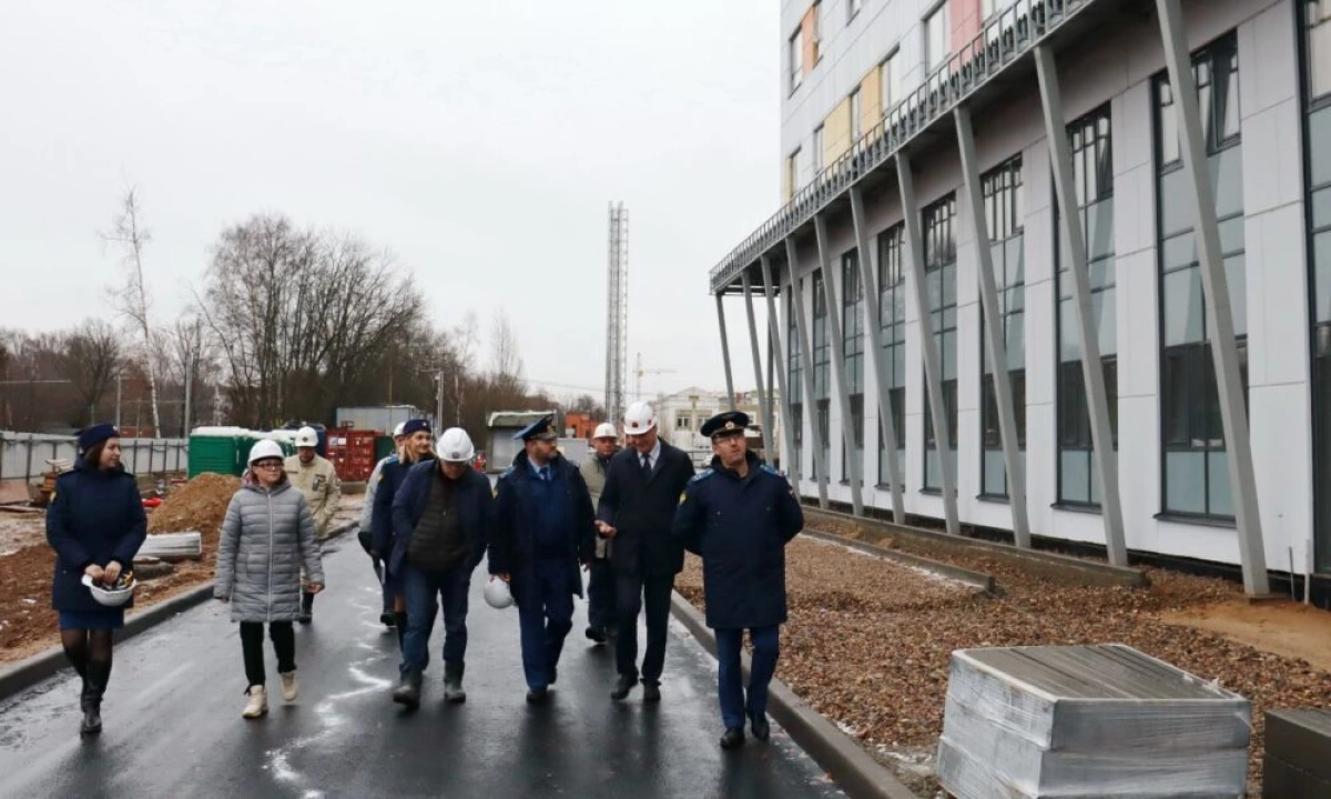 Прокурор поручил ускорить строительство корпуса областной детской больницы в Ярославле Прокурор поручил ускорить строительство корпуса областной детской больницы в Ярославле