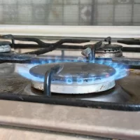 В Ярославле жители пятиэтажки пожаловались на отключение газа