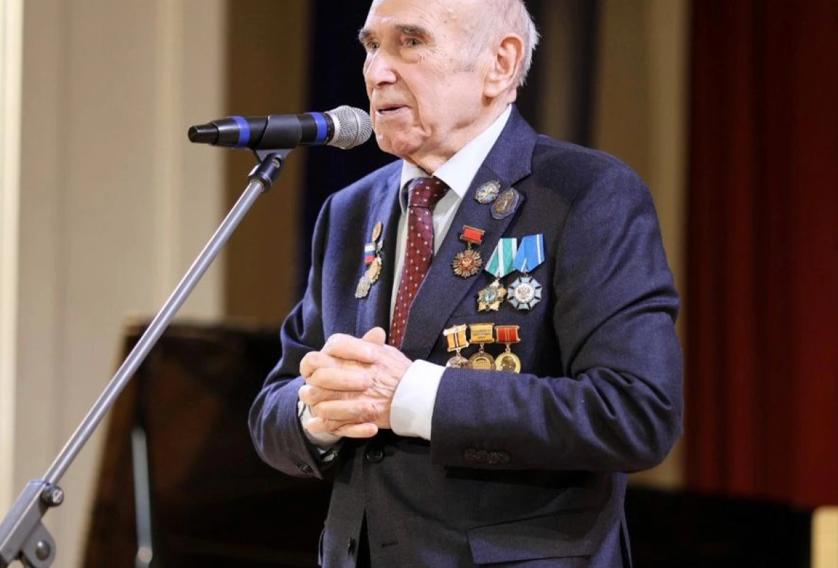 Более 130 сотрудников «Ярэнерго» отмечены наградами ко Дню энергетика Более 130 сотрудников «Ярэнерго» отмечены наградами ко Дню энергетика