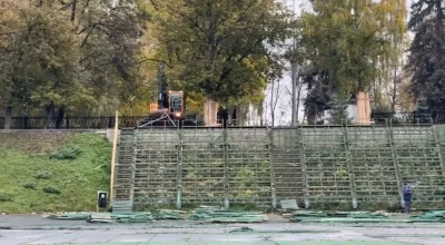 В Ярославле демонтируют трибуны на стадионе «Спартаковец»